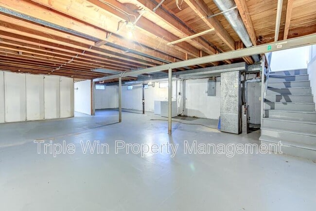 Building Photo - 1225 Thrush Ln