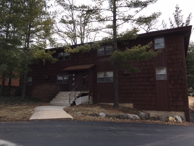 Building Photo - 134 Flintridge Dr