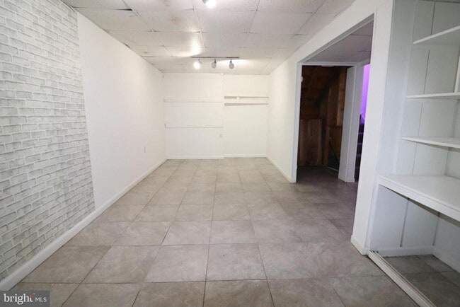 Building Photo - 138 Sharpstead Ln