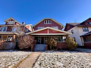 Building Photo - Three Bedroom Home in Grand Rapids