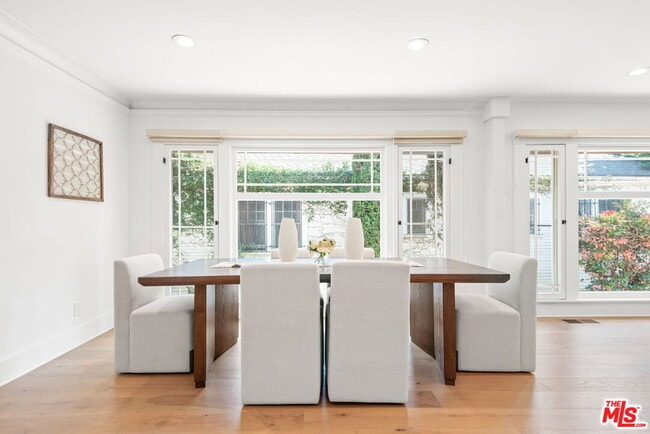 Building Photo - 1107 S St Andrews Pl