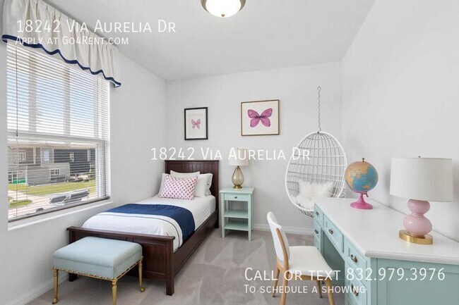 Building Photo - 18242 Via Aurelia Dr