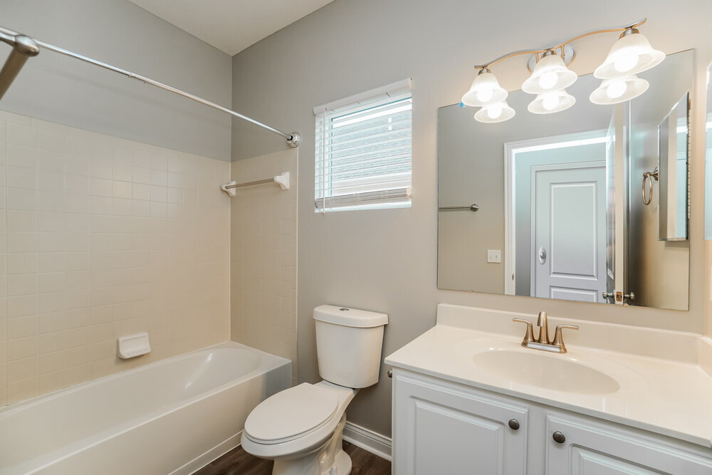 Building Photo - 200 Lamplight Ct