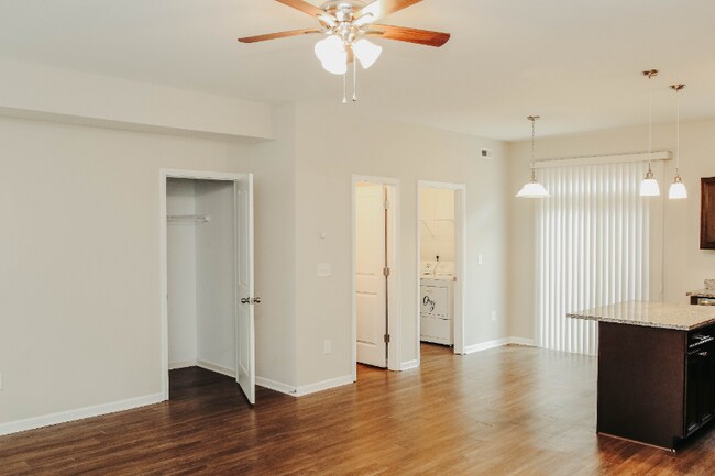Building Photo - 5 Huntress Dr