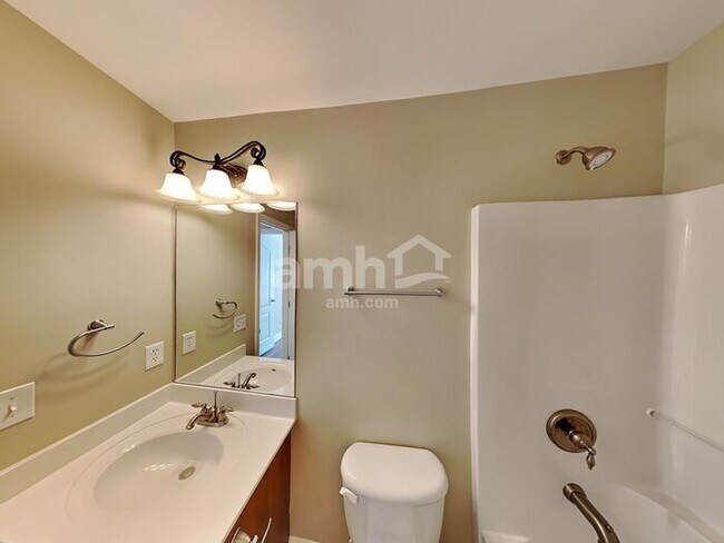Building Photo - 5013 Bunker Ln