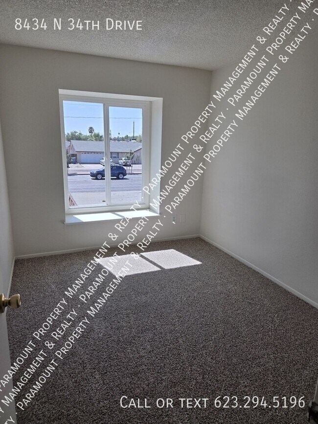 Building Photo - 8434 N 34th Dr