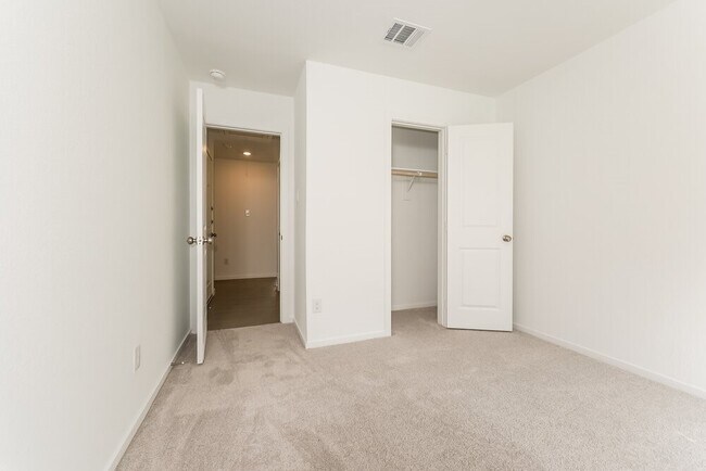 Building Photo - 16118 Hatton Dr