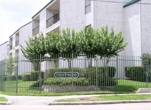 Building Photo - 2830 S Bartell Dr