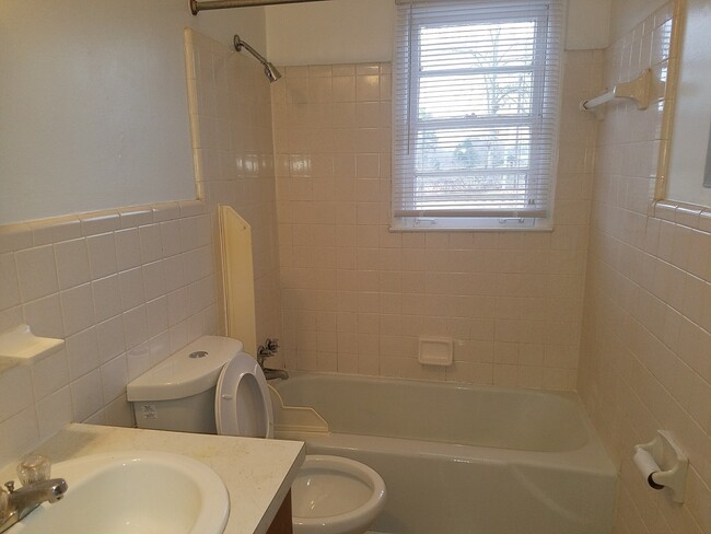 Building Photo - Affordable 1 bedroom, 1 bath apartment in ...