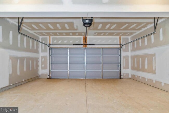 Building Photo - 1533 Schwinn St