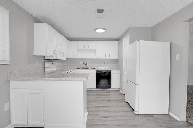 Building Photo - $1,700.00 - 3 Bedrooms, 2 Bathrooms, Condo...