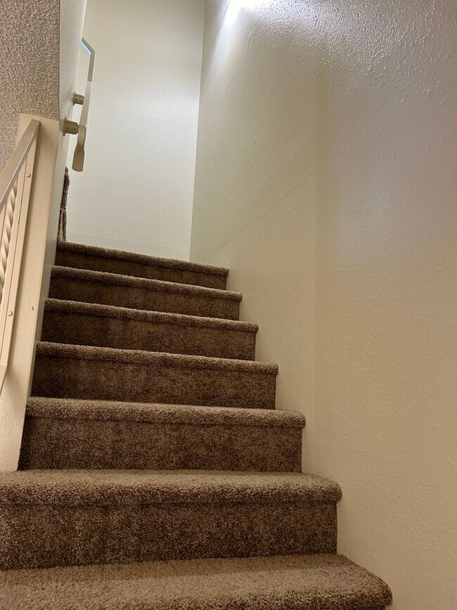 Building Photo - (749) Jackson Square - 2 Bedroom / 1.5 Bat...