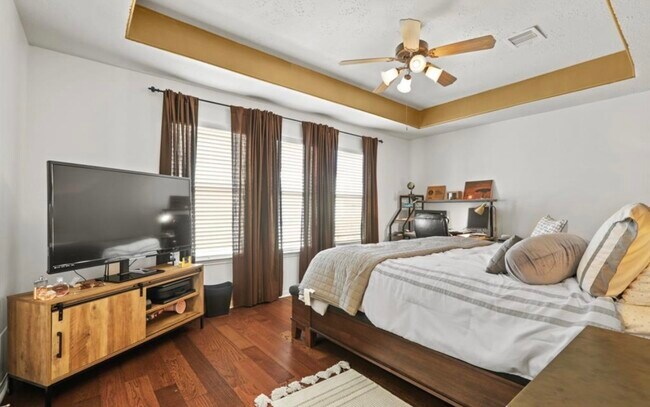 Building Photo - 7402 Hollister Rdg