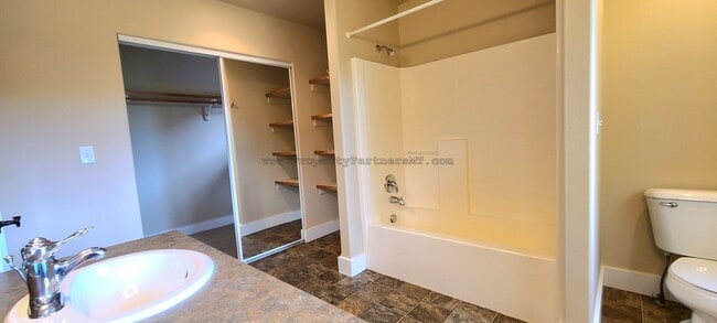 Building Photo - **$1,000 off first month rent!** Beautiful...