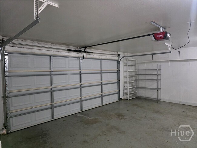 Building Photo - 310 W 5th St