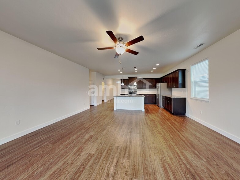 Building Photo - 231 E Sicily Dr