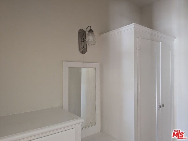 Building Photo - 603 Cochran Ave