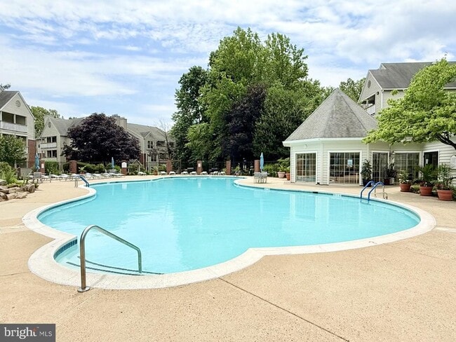Building Photo - 3908 Penderview Dr