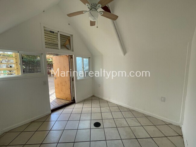 Building Photo - 5 Bedroom 2.5 Bath Two Story House