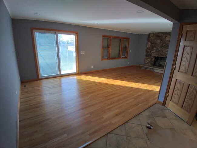 Building Photo - 8439 W Castle Island Ave