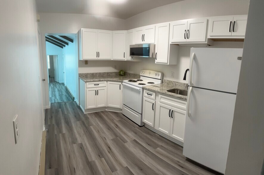 kitchen - 318 East Patrick Street