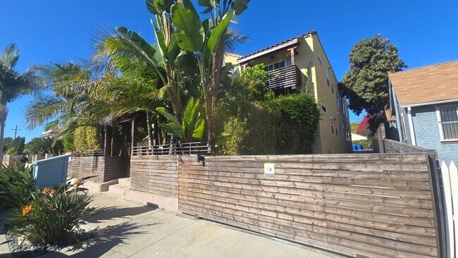 Building Photo - 4537 St Elmo Dr