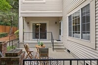 Building Photo - 10909 Avondale Rd NE