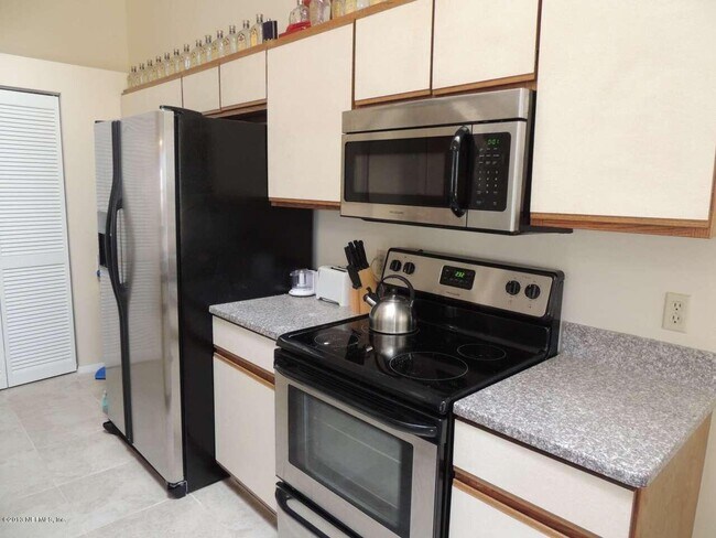 Building Photo - 8055 Creedmoor Dr