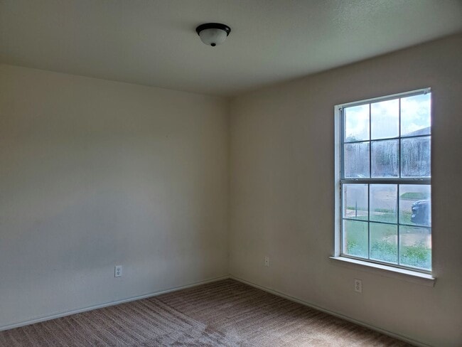 Building Photo - 3308 Hereford Ln