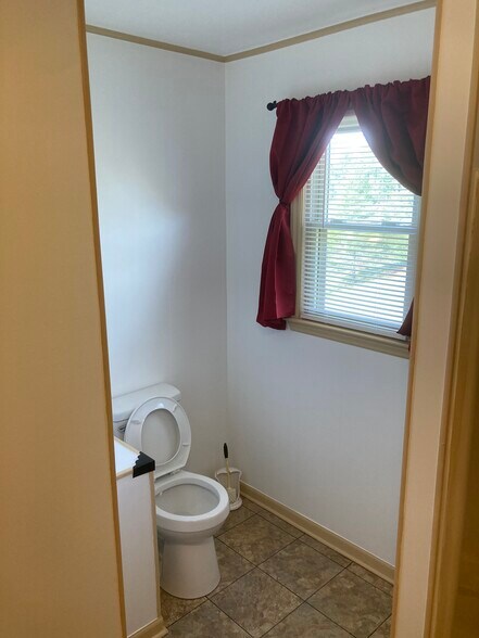 Bathroom - 84 Chestnut Ln