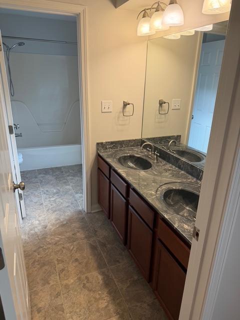 Building Photo - 525 Vineleaf Dr