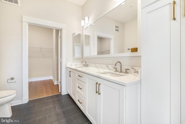 Building Photo - 23651 Havelock Walk Ter