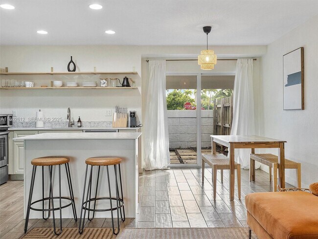 Building Photo - 300 SW 23rd St