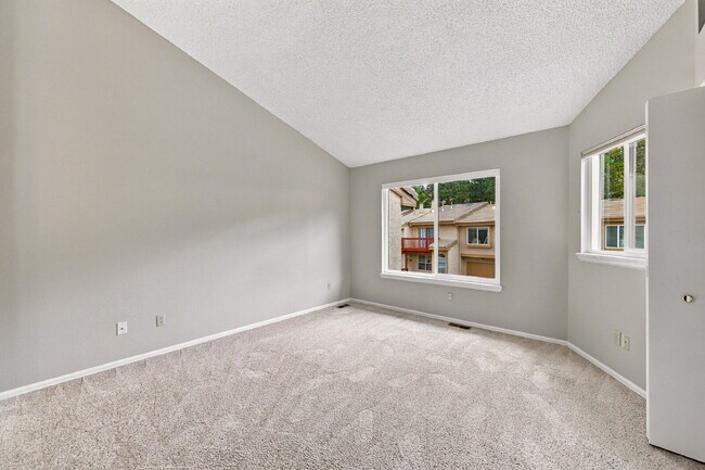Building Photo - 2027 Bristlecone Dr