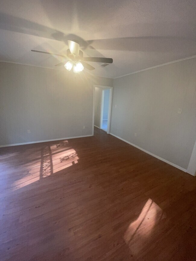 Building Photo - 327 Grover Cleveland Cir