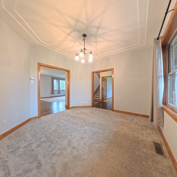 Building Photo - 11956 Castle Rock Ct N
