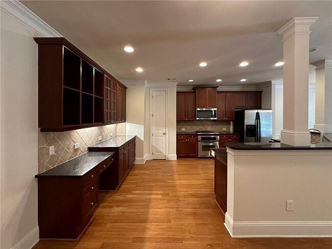 Building Photo - 5132 Meridian Ln