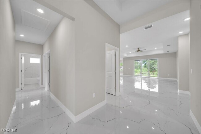 Building Photo - 543 McArthur Blvd