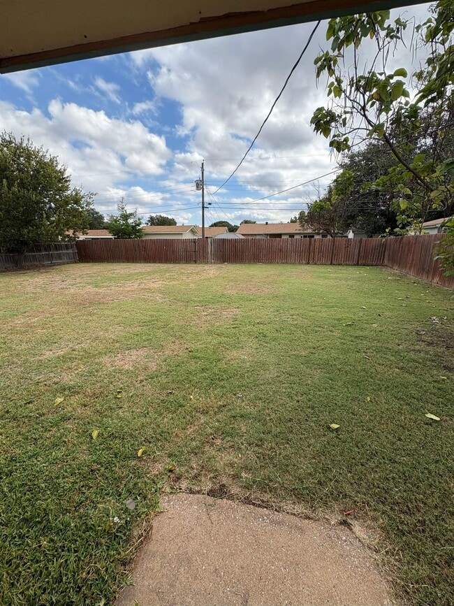 Building Photo - 209 Glasgow Dr