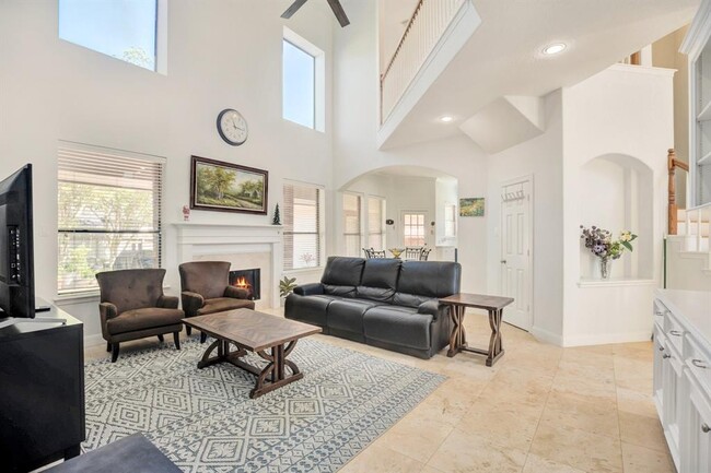 Building Photo - 301 Winding Oak Ln S