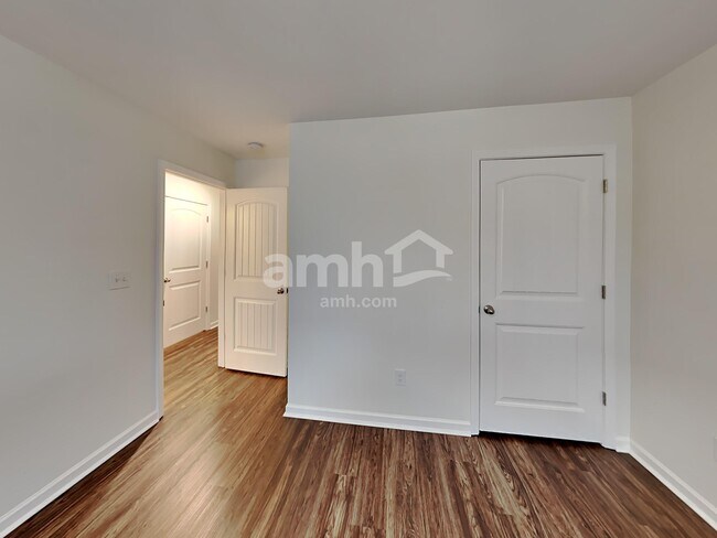 Building Photo - 213 Orchard Trail