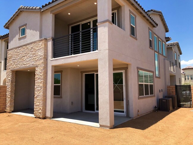 Building Photo - Long Term - Spacious 4 Bedroom Home @ Terra Lago in Indio!