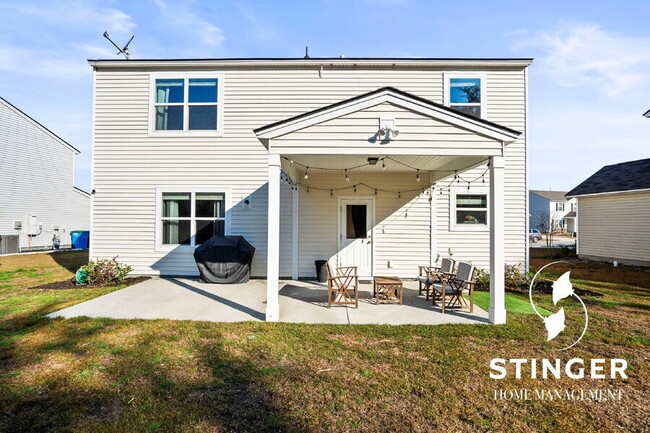 Building Photo - 4 Bedroom / 2.5 Bath Home For Rent in Shad...