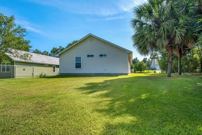Building Photo - 3214 Skyview Dr