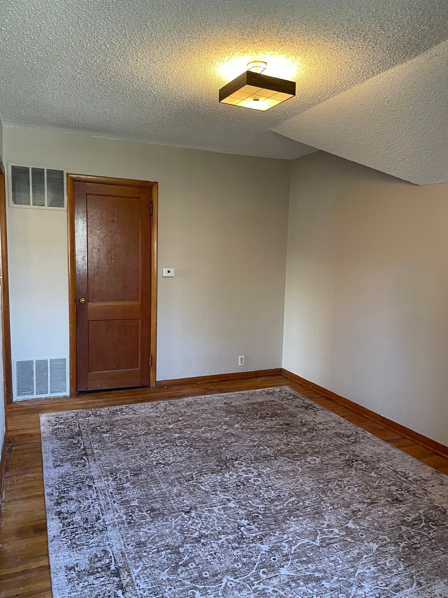 Building Photo - 551 7th St W