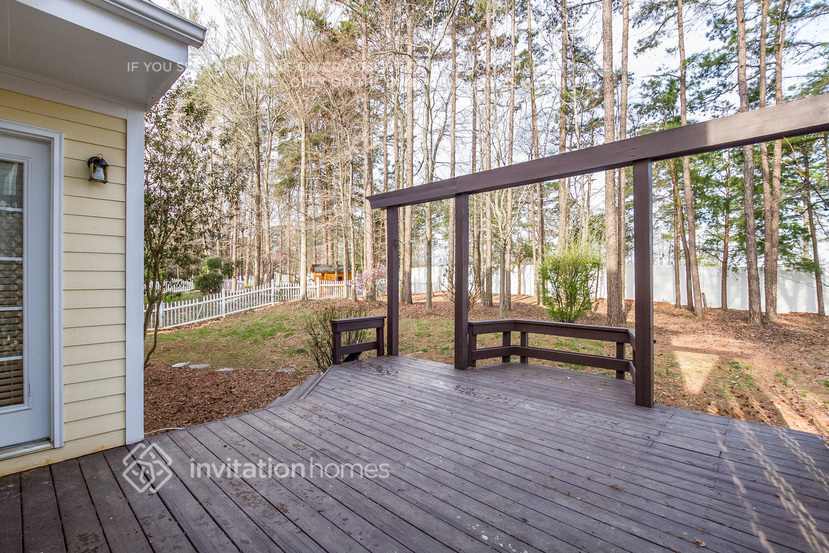 Building Photo - 15903 Kelly Park Cir