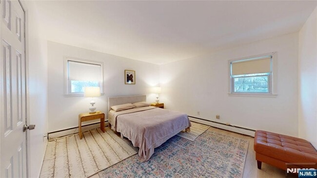 Building Photo - 121 3rd St