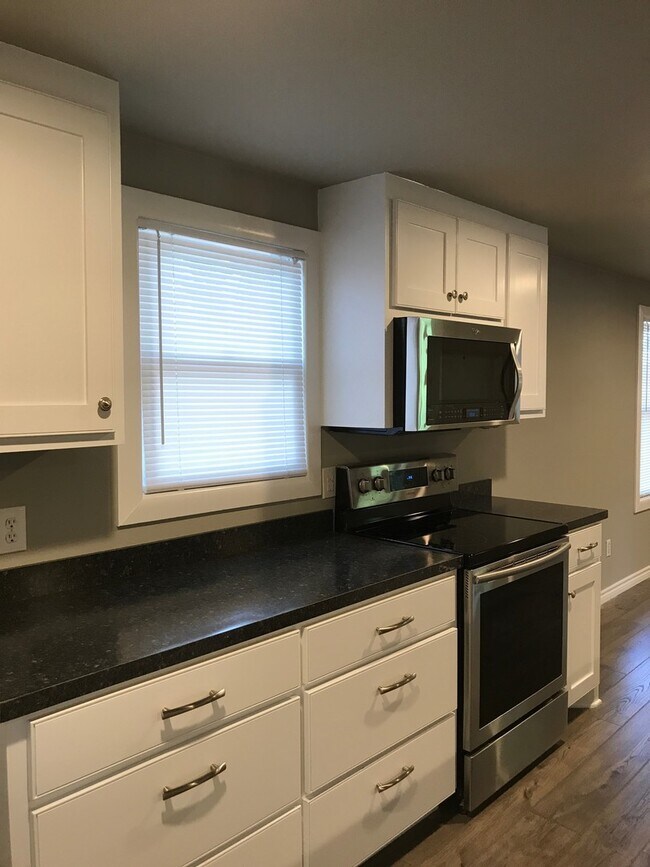 Building Photo - 1541 Ranger Hwy