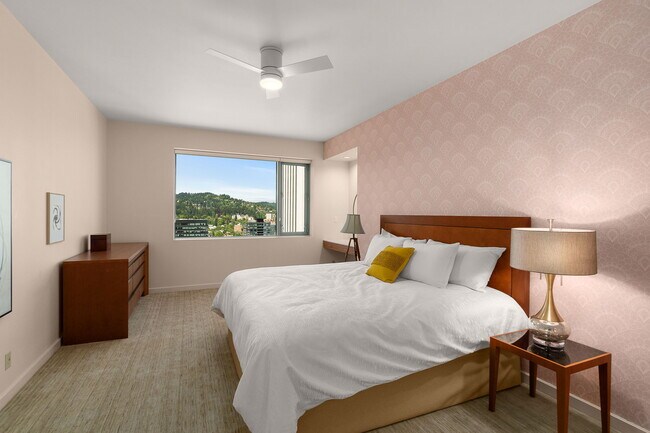 Building Photo - 1414 SW 3rd Ave