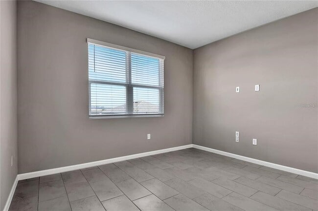 Building Photo - 830 Ballantyne Dr